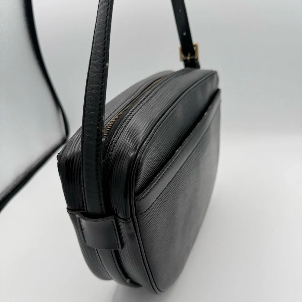 Louis Vuitton Black Epi Leather Crossbody - Picture 4 of 12